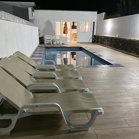 Villa Tony Плайя-Бланка Екстер'єр фото